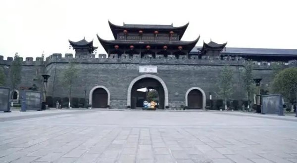 端盛康优配 亏了10亿的大庸古城，仅仅是决策失误吗？银行、股市韭菜等是埋单大头