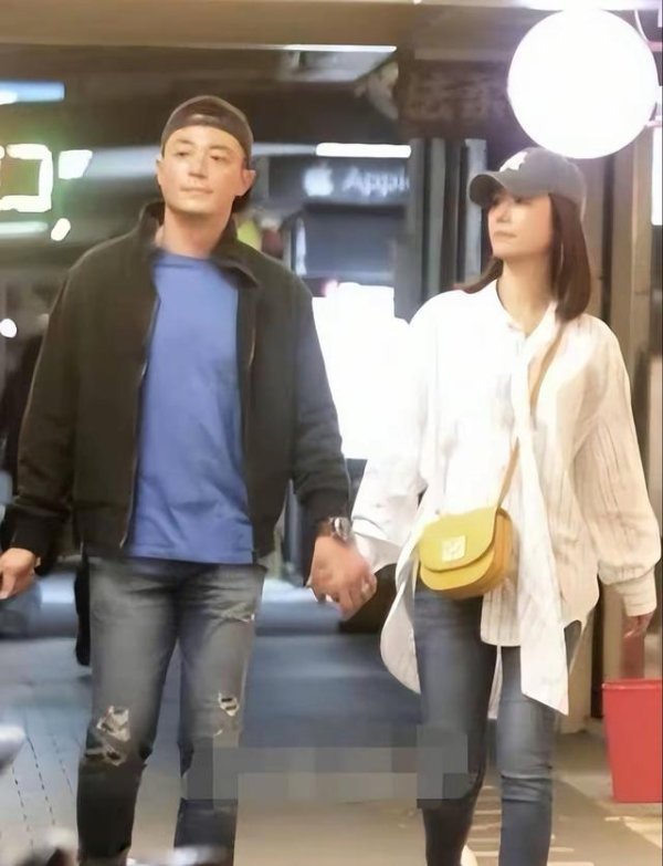 端盛康优配 林心如曝霍建华消费观：手机屏裂用五年，对女儿要啥买啥超大方