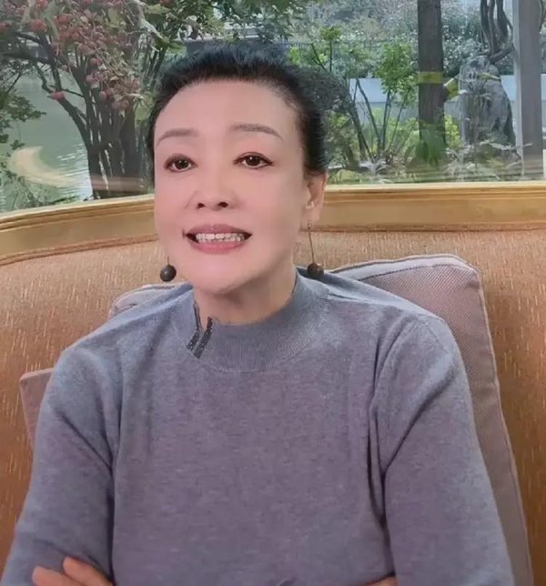 天盈资本 张兰自曝大瓜！筱梅生了孩子亲家带，她挣奶粉钱，汪小菲不让她带